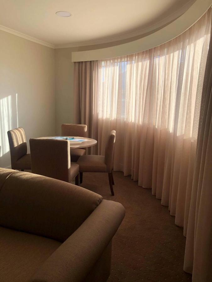The Lighthouse Hotel アルバーストン エクステリア 写真